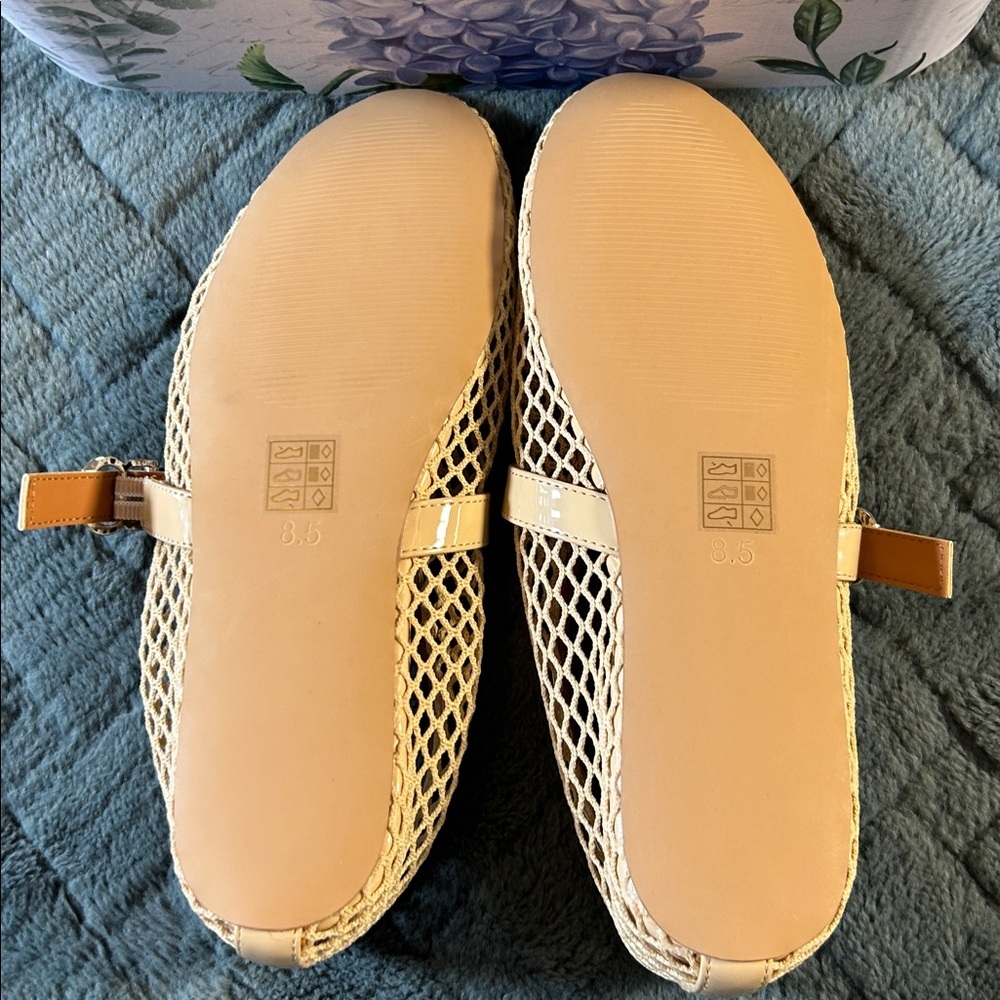 Nieardan Beige Mesh Women's Mesh Loafers
size 8.5 - Picture 4 of 11